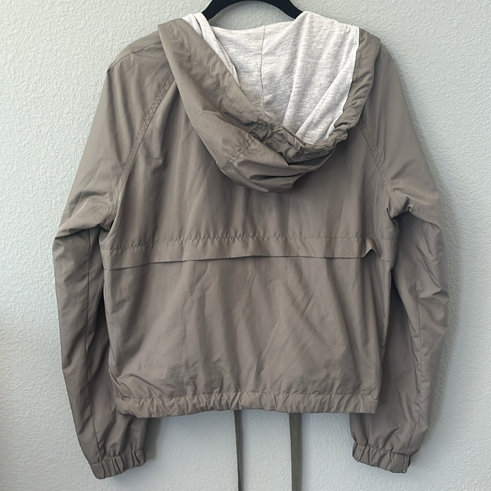 H&M Divided EUC women’s sz 8 windbreaker jacket, light army green, zippe… - Picture 2 of 8